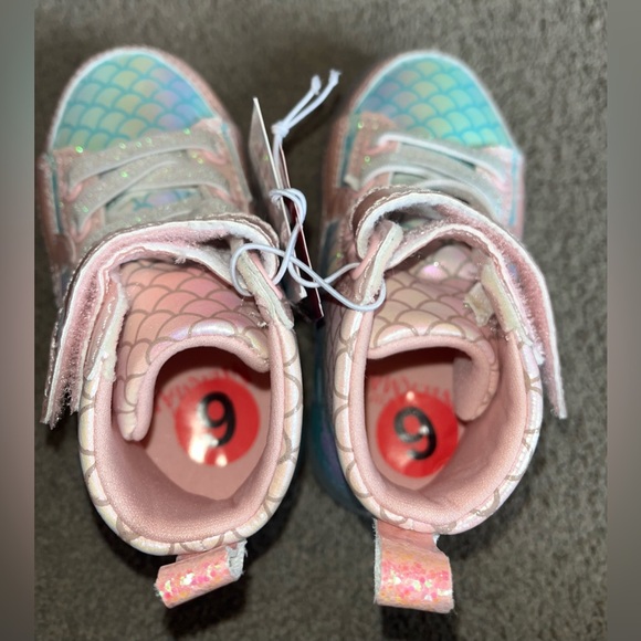 NWT Disney Princess The Little Mermaid Youth size 6 Light-Up High Top Sneakers - Picture 7 of 8